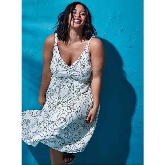 Torrid Black and White Acas Leaf Smocked Midi Dress 2 / 2X / 18-20 - Picture 1 of 9